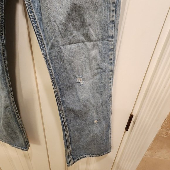 Urban Pipeline Relaxed Boot Cut  32 x 30 Men's Blue Jeans Light Wash Distressed - Picture 4 of 12